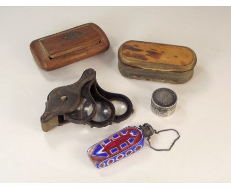 SNUFF BOXES ETC.A 19th century horn snuff box, a horn triple magnifier, a cameo glass miniature scent bottle etc.