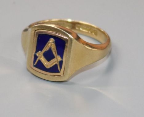 A 9ct gold and enamel masonic swivel head signet ring, engraved with monogram, size R.