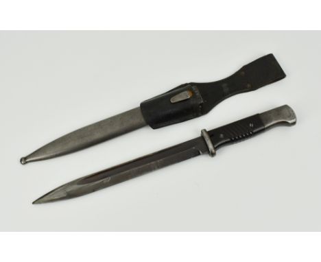 A German WWII K98 bayonet - Channel Islands Occupation interest, dated 1942, bakelite handle, the blade by EuF Hörster, 4398 