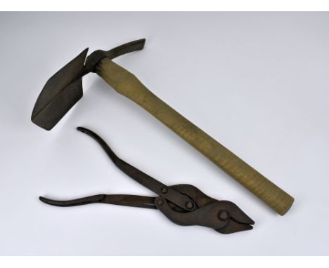 A British WWII entrenching tool, Broad Arrow and 'BRADES, 1941' stamped to the shovel, together with a pair of WWII wire cutt