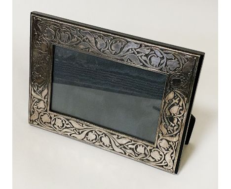 ART NOUVEAU STYLE HM BRITTANIA SILVER PHOTO FRAME 21CMS (H) X 15CMS (W) 