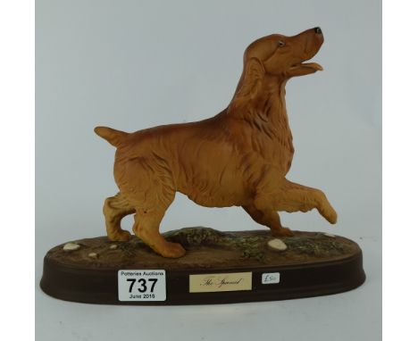 Beswick Spaniel on ceramic plinth 2980 in golden matt colourway 