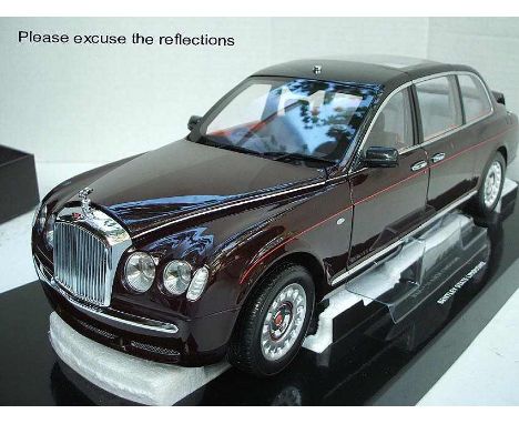 Bentley State Limousine for Queen Elizabeth, a boxed complete 1/18 scale model of the Bentley State Limousine presented to He