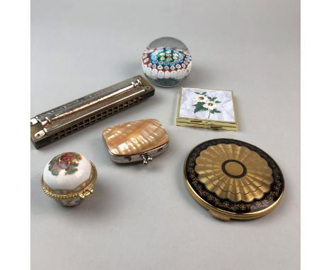 GROUP OF VARIOUS COLLECTABLES, including a mother of pearl purse, camera, paperweight and pill boxes, the camera Praktica wit
