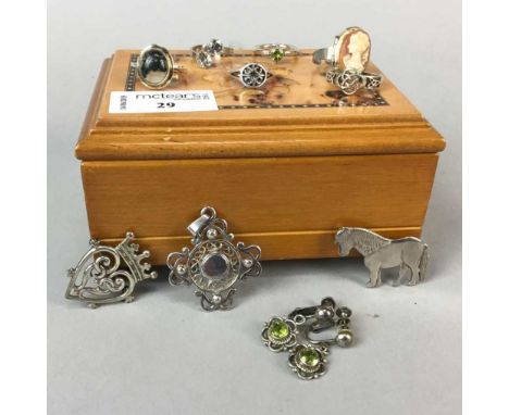 GROUP OF SILVER AND OTHER JEWELLERY, including a luckenbooth brooch, several Celtic motif rings and a pendant