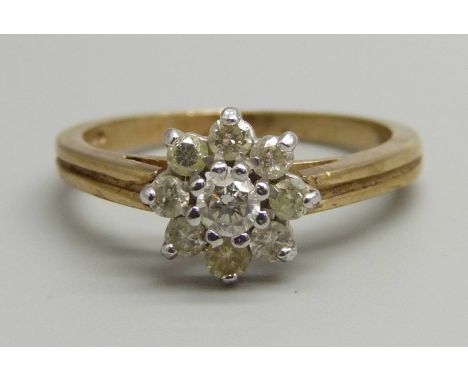 A 9ct gold and diamond cluster ring, 2.8g, Q 