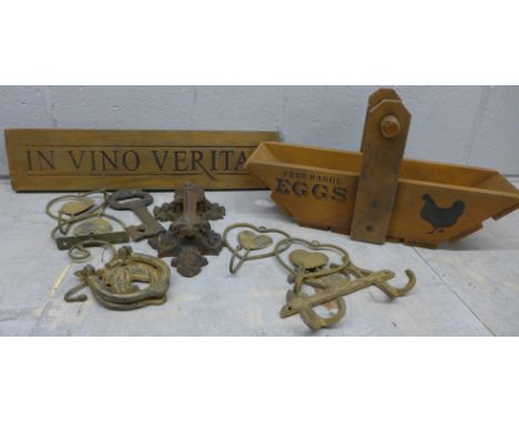 A door knocker, an egg cradle, etc. **PLEASE NOTE THIS LOT IS NOT ELIGIBLE FOR POSTING AND PACKING** 