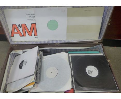 A trunk of approx. 200 rave and garage 12" singles 