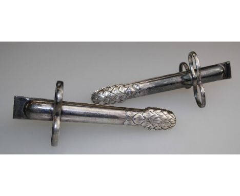 A pair of late Victorian/ Edwardian silver plated asparagus tongs, 13cm