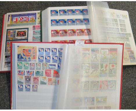 Thematic stamp collection flags 1000's of stamps in three large stockbooks, mint and used.  (B.P. 21% + VAT) 