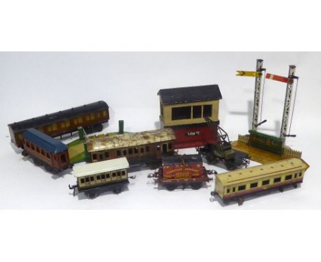 HORNBY AND OTHER 'O' GAUGE MAINLY TINPLATE ROLLING STOCK AND ACCESSORIES, to include early Hornby  10 TON MOBILE CRANE, FLAT 