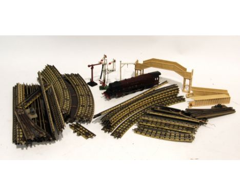 HORNBY DUBLO BOXED 4-6-2 LOCOMOTIVE 'DUCHESS OF ATHOL' NO. 6231, model EDL2, fair condition with chips to leading edges, stra