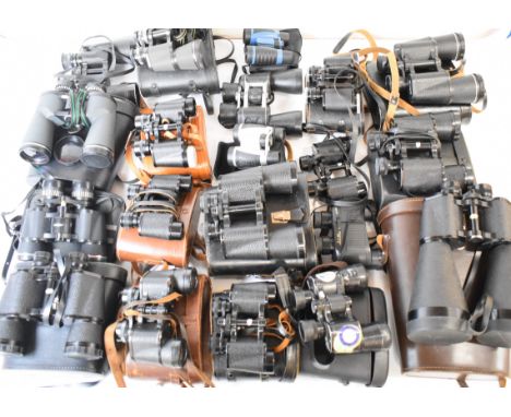 Twenty five pairs of binoculars to include Ross Stepruva 9x35, Hilkinson Comet 15x80, Panorama 10x50, Tento 7x50, Viking GR 8