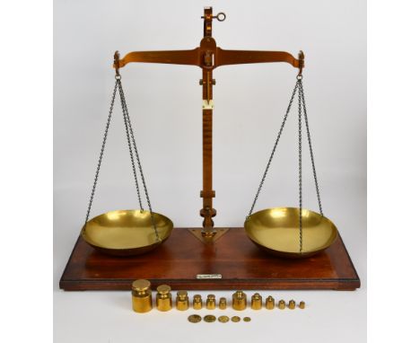 De Grave &amp; Co Ltd beam scale with brass pans, the beam marked The Western Dental Manufacturing Company, 100oz with troy a