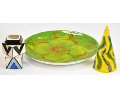 Poole Pottery mid century modern charger, Anita Harris sifter and a Lorna Bailey cache pot, tallest 12cm