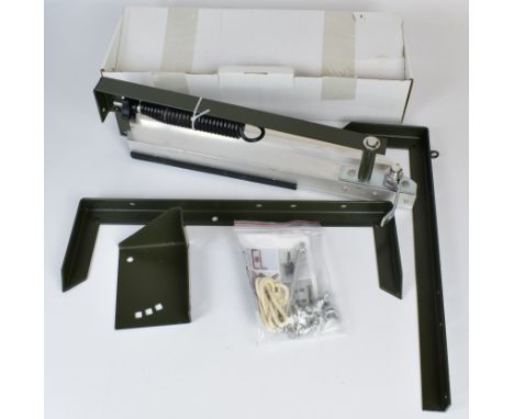 Portable clay pigeon trap, unused in original box with instruction manual.&nbsp;
