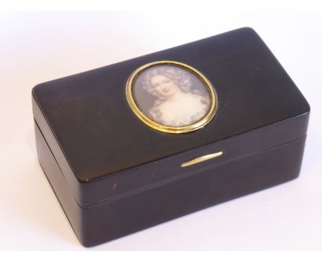 A fine late 18th/early 19th century tortoiseshell and gilt-metal mounted box, the hinged lid set with an oval female shoulder