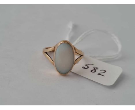 A ring set with a opal 9ct size I   1.9 gms