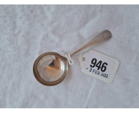 A plain OE pattern caddy spoon with circular bowl, Sheffield by HS