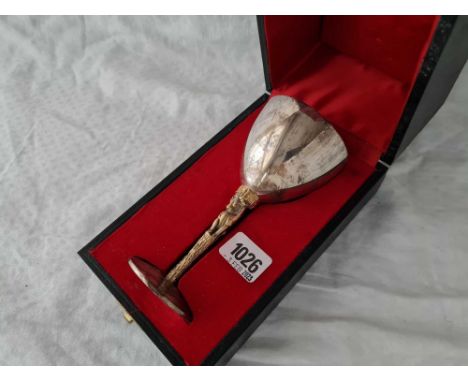 A Stuart Devlin goblet with gilt stem and bowl, 6" high in original box, 180g