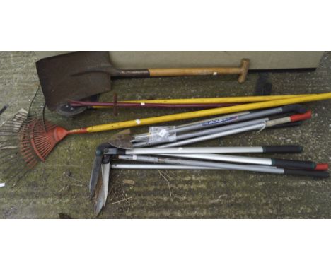 Assorted gardening tools, to include a shovel and garden shears