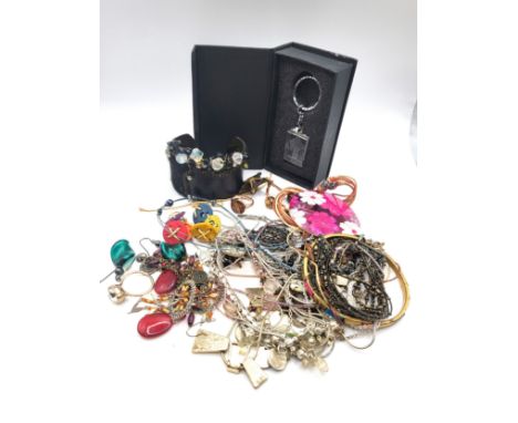 Assorted costume jewellery and boxed glass Celtic Cross key ring