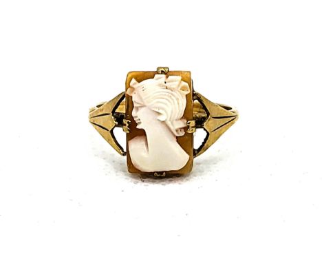 A 9ct yellow gold cameo ring size M 1.9gms