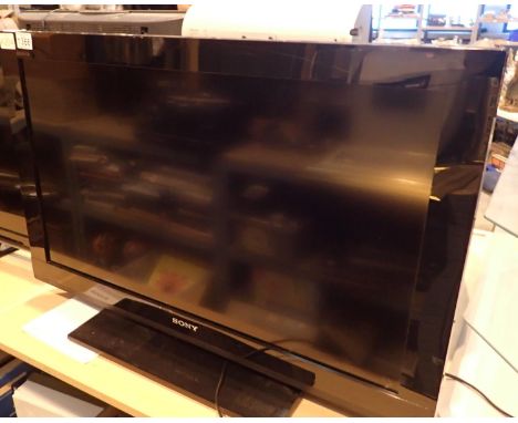 Sonny Bravia KDL-32BX320 32 inch LCD digital TV ( remote in office 4204 ). Not available for in-house P&P, contact Paul O'Hea