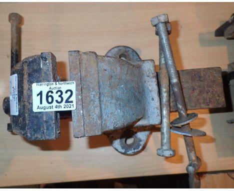 Wooden 3 inch engineers bench vice. Not available for in-house P&amp;P, contact Paul O'Hea at Mailboxes on 01925 659133 