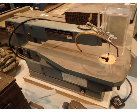 Draper 16 inch fretsaw. Not available for in-house P&P, contact Paul O'Hea at Mailboxes on 01925 659133Condition Report: All 
