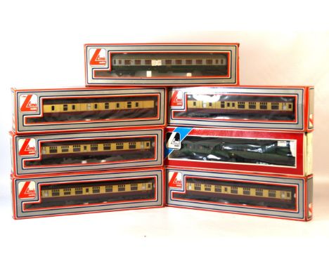 Fourteen boxed Lima '00' gauge coaches
Comprising 2x 205137, 2x 205139, 2x 205146, 5x 305311, 305325, 305344 and 309128.