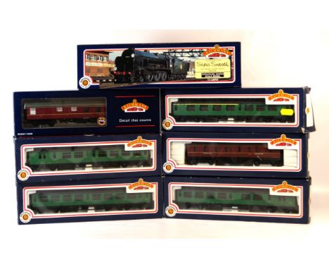 Seven boxed Bachmann '00' gauge railway items
Comprising a Maunsell "Lord Nelson" class 4-6-0 locomotive no. 864 "Sir Martin 