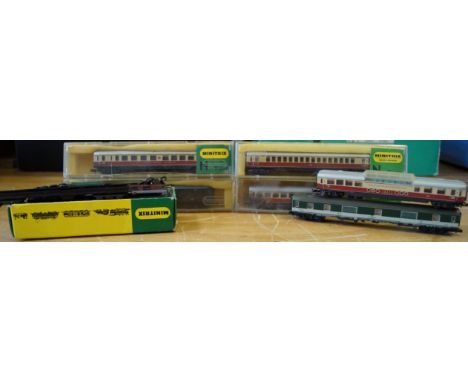 Nine boxed 'N' gauge coaches by Minitrix and Fleischmann
And seven unboxed examples together with a boxed Arnold Rapido 0294 