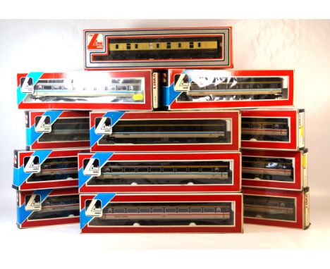 Fourteen boxed Lima '00' gauge coaches
Comprising 305374, 3x 5375, 5376, 5377 and 5378 from The Intercity Pullman range, 5329