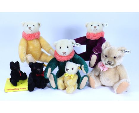 Three Steiff Limited Edition 1913 Clown Bears, 1987, each with white mohair heads , pink ruffs , coloured bodies and felt pad