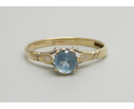 A 9ct gold and blue stone solitaire ring, 1.6g, O 