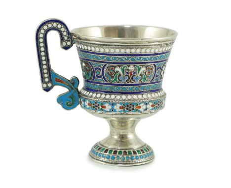 An early 20th century Russian 84 zolotnik and polychrome cloisonné enamel pedestal mug, 1908-1917 kokoshnik mark, indistinct 