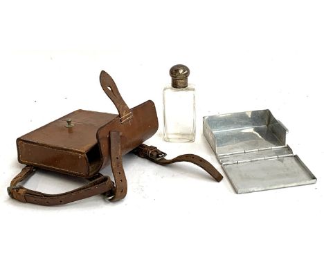 An early 20th century sandwich box and spirit flask, in fitted leather case, (flask af) 