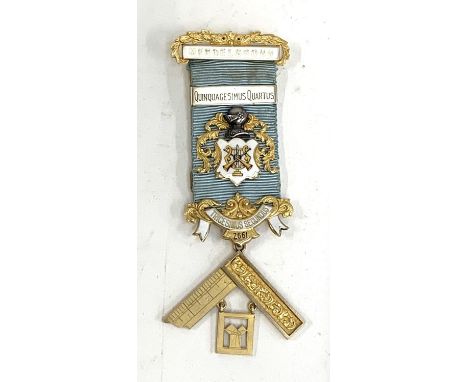 A 9ct gold Mendelssohn Lodge Trigesimus Secundus pin presented to W. Bro. Stanley George E. Nash. P.M. with 3 additional slid