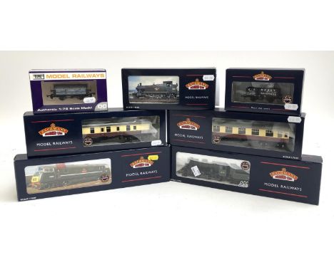A Bachmann Class 42 Warship D818 'Glory', 32-059, boxed, together with an Ivatt class 2MT, 32-825, boxed, a 4575 Prairie Tank