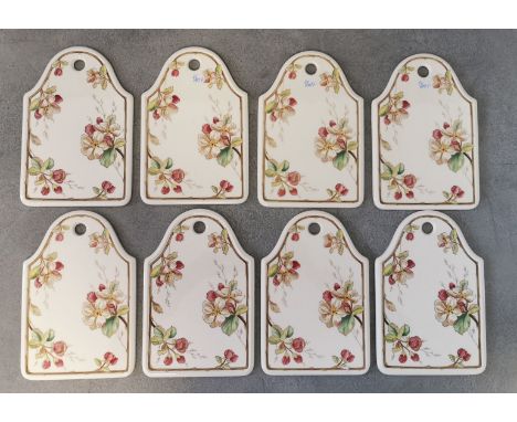 8 FRÜHSTÜCKSBRETTER, Manufaktur Villeroy &amp; Boch, Mettlach. Geschweifte Form mit runder Aussparung, polychromes Dekor "Por