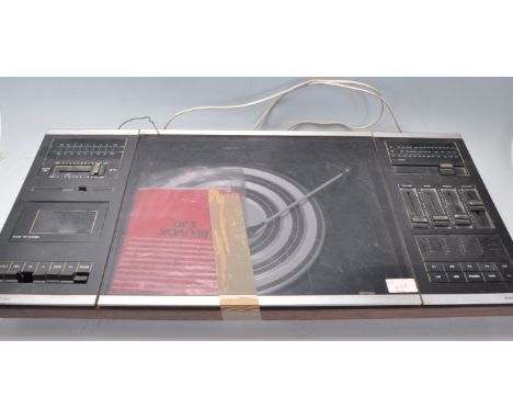 Hi-fi - An original Bang &amp; Olufsen B&amp;O made Beocenter 2002 record deck and cassette music player.&nbsp;