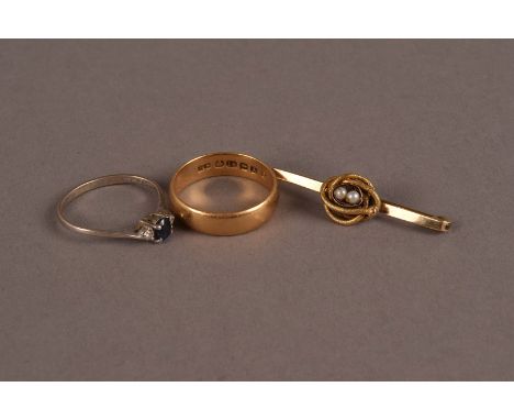 An 18ct gold wedding band, approx. 5.5g and size R, together with a 9ct gold and seed pearl bar brooch, approx. 2.3g and a si