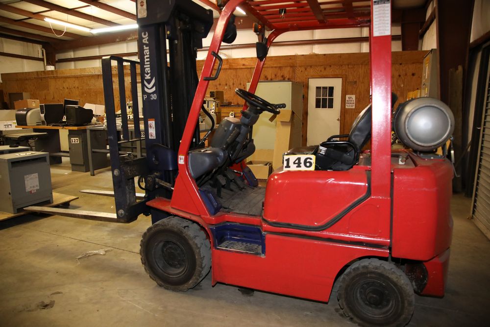 KALMAR / AC FORKLIFT 4000 LBS CAPACITY LP GAS MODEL P50BXPS HARD