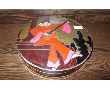 ART DECO J & A FERGUSON OUTFITTERS BOX
the lid decorated with a pierrot playing the lute, 28cm diameter
Poor condition 