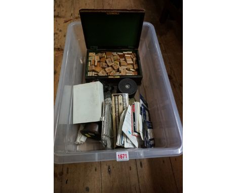 A mixed lot,&nbsp;to include: a bamboo mahjong set and a bone and tortoiseshell cribbage board.&nbsp; 