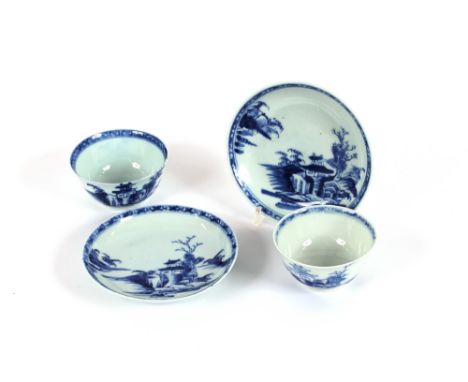 A pair of Nanking Cargo tea bowls and saucers,&nbsp;with original certificate and boxes