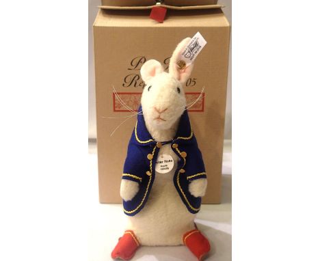 Steiff 1904/05 replica bear, Peter Rabbit, limited edition 1132/3000, H: 22 cm, boxed, excellent condition. P&amp;P Group 1 (