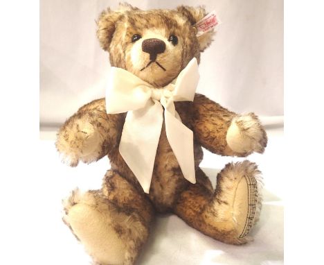 Steiff musical bear, The English Teddy Bear, limited edition 3799/4000, plays Elgars Pomp &amp; Circumstance, with certificat