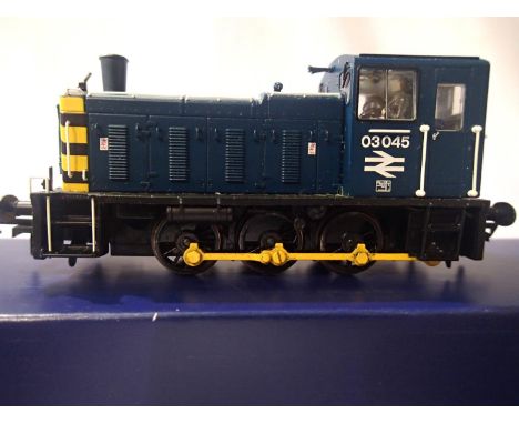 Bachmann Class 03 diesel, 03045, blue and wasp stripes, very good to excellent condition, no paperwork, part boxed. P&amp;P G